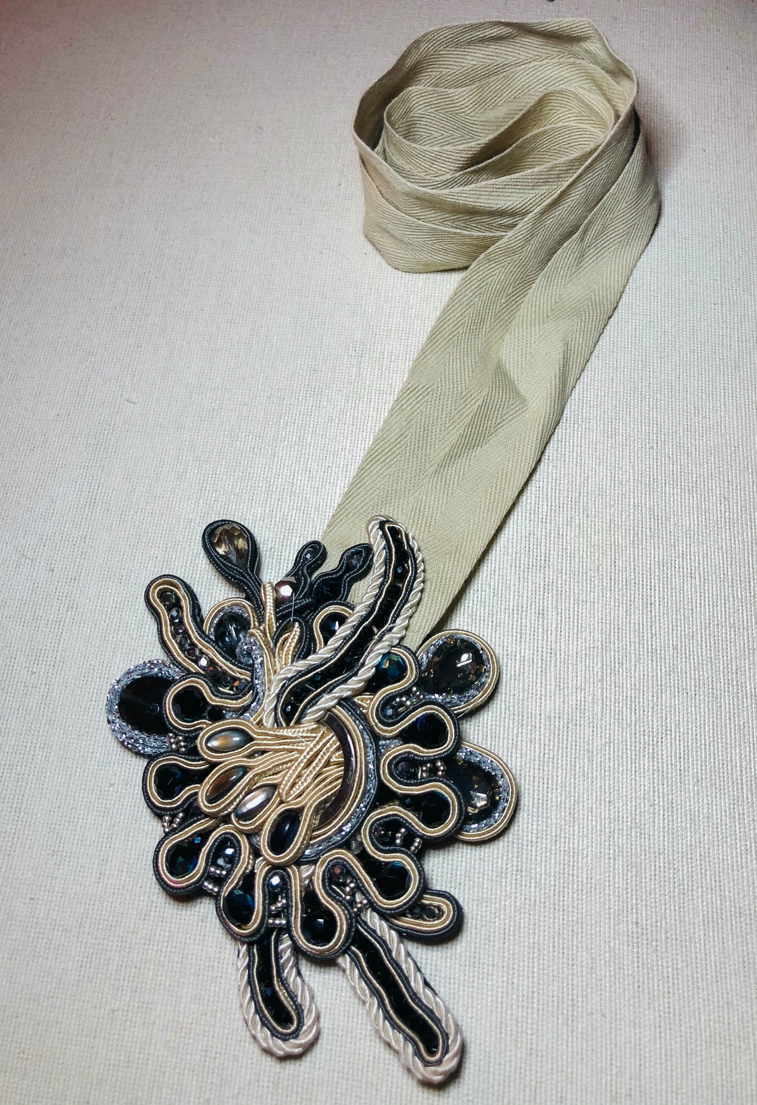 MEDUSA NECKLACE