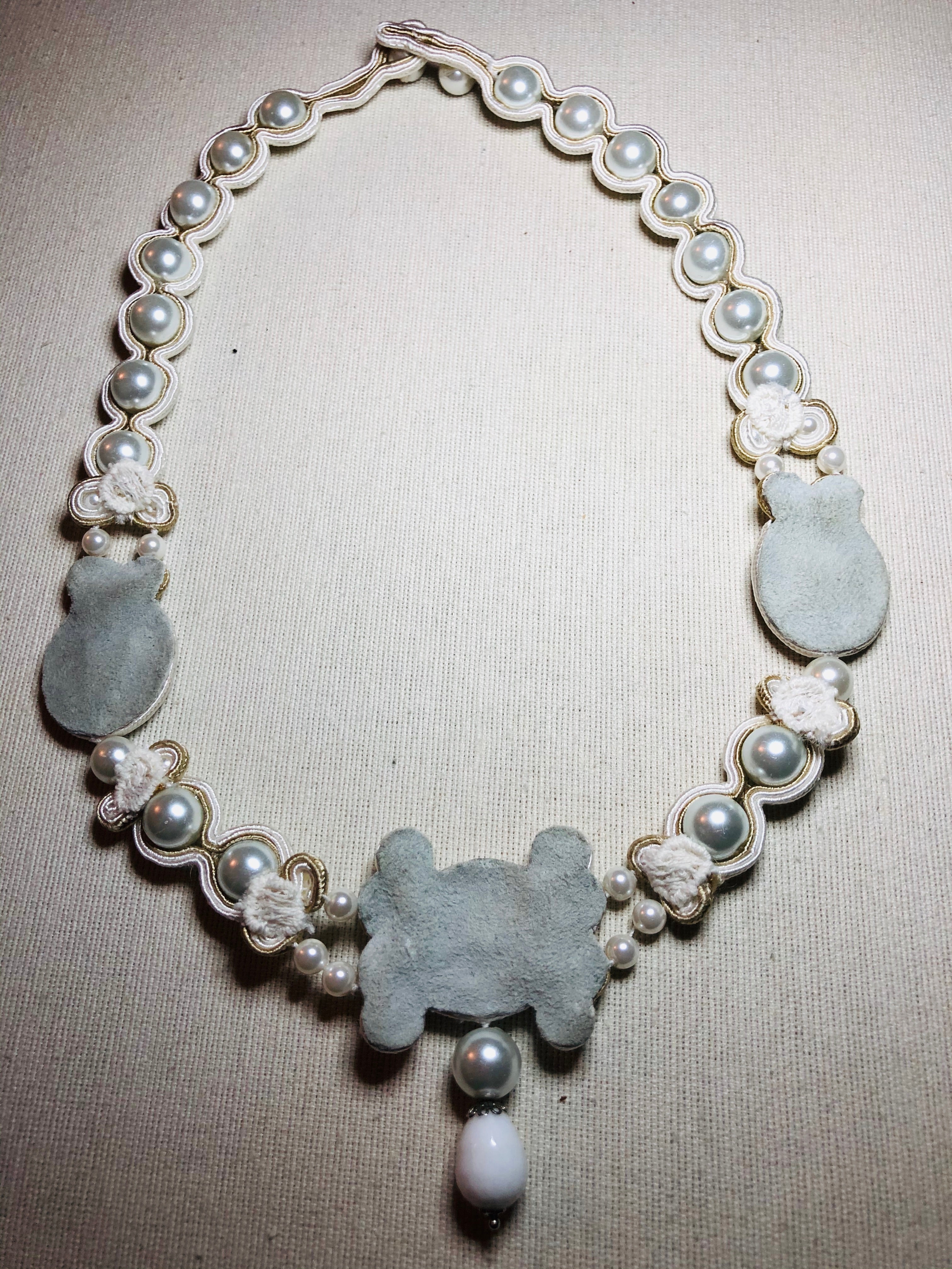 QUEEN NECKLACE