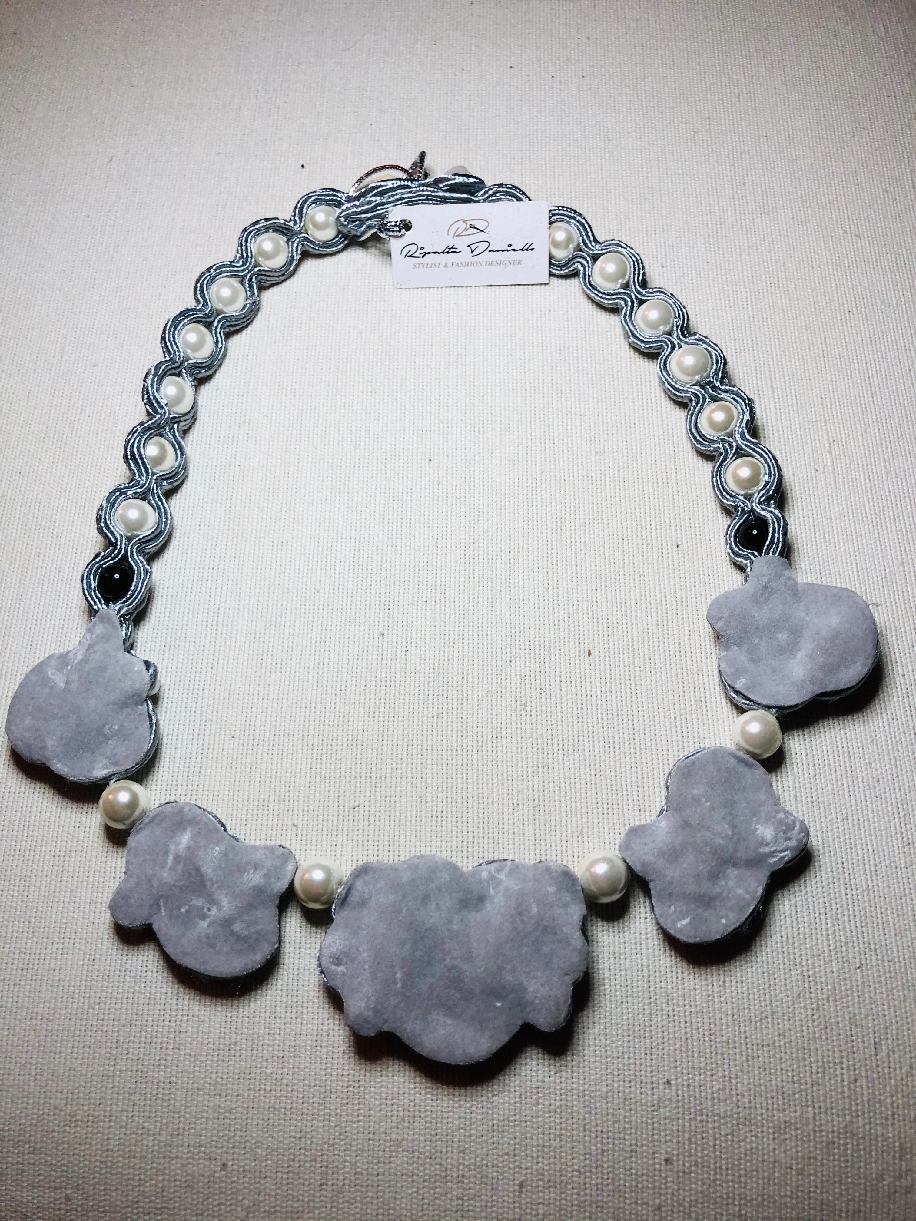 CAROL NECKLACE
