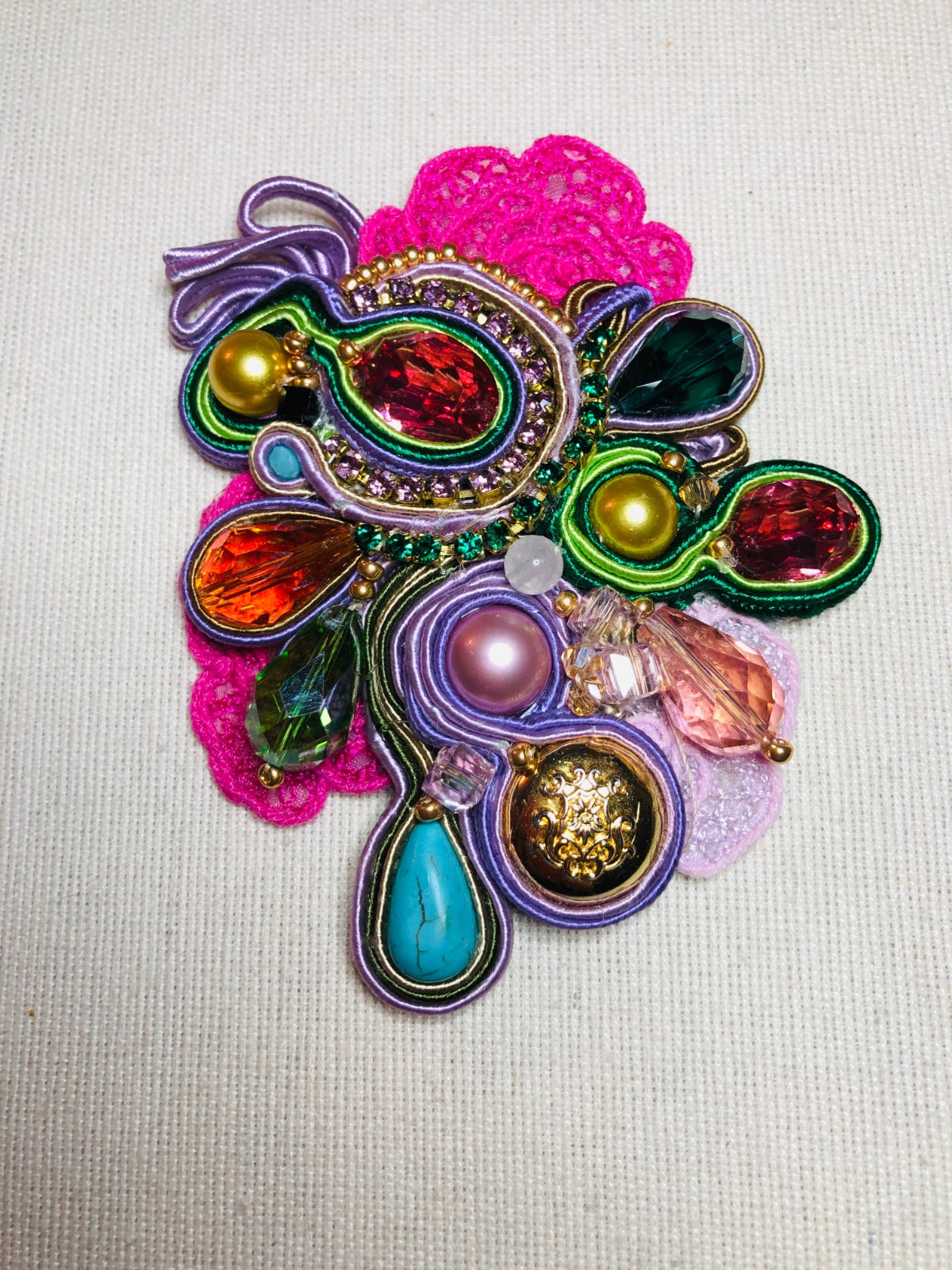AFRICA BROOCH