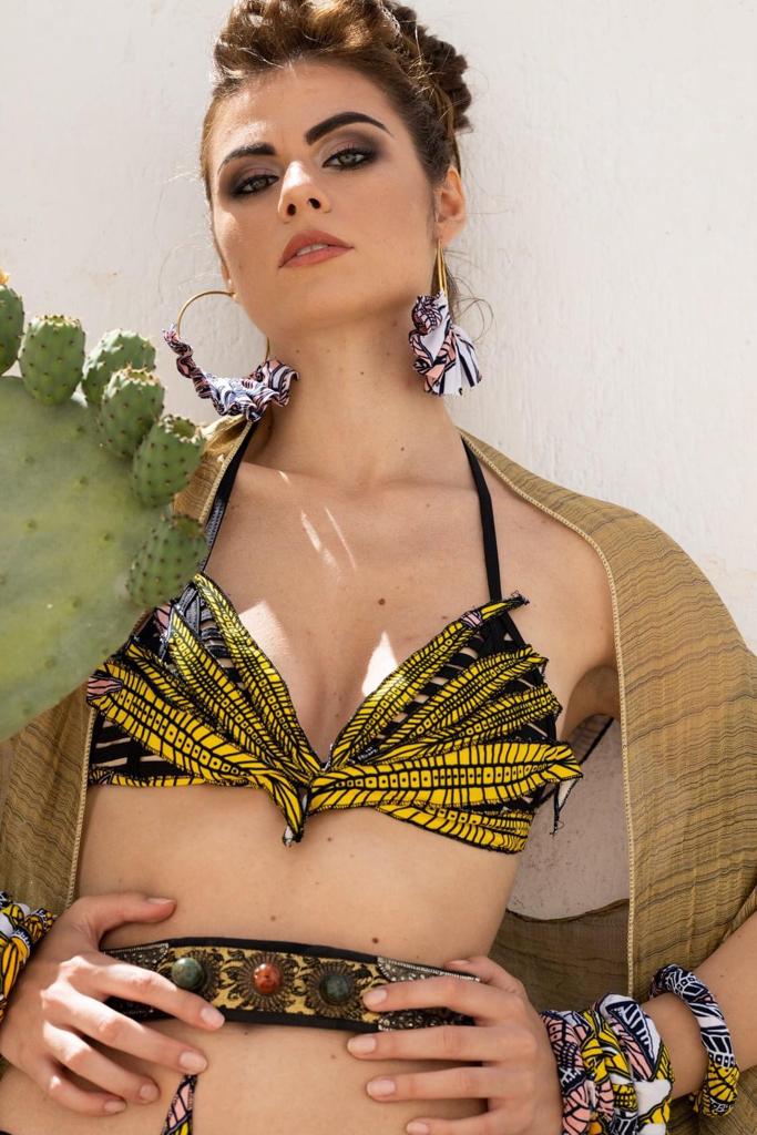 COSTUME